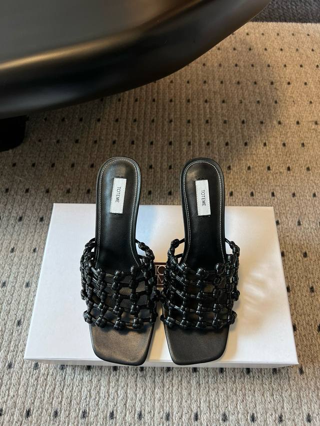 Toteme 25Ss woven flat high-heeled slippers is the perfect encounter of fashion