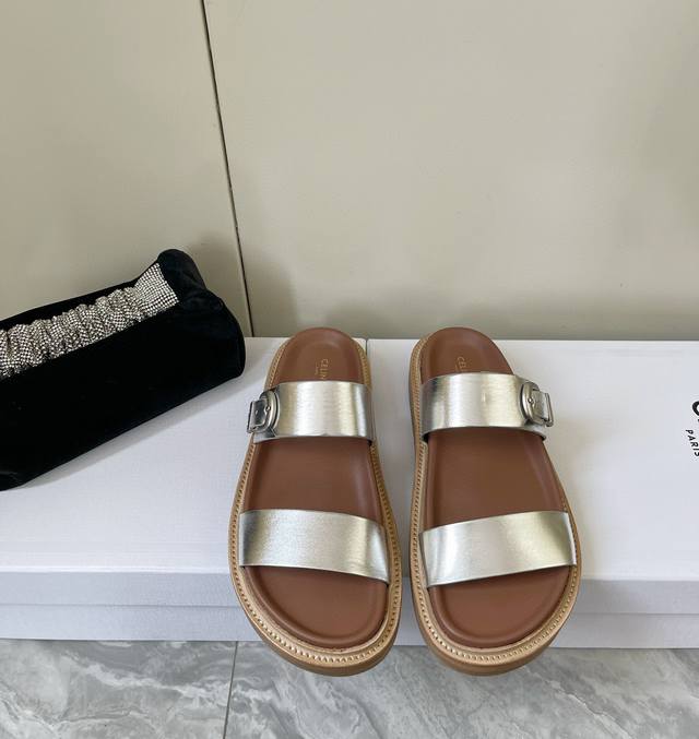 Celine Celine 2025 Spring and Summer New Slippers This season's Celine made me f