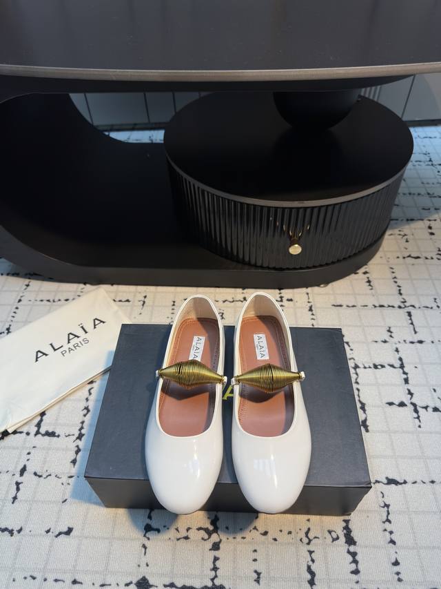 Alaia French cross Mary Jane ballet shoes This year's hottest Alaia Mary Jane ba