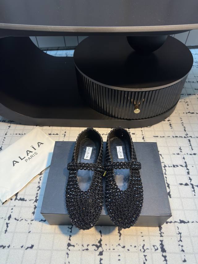 Exclusive new product Alaia 25 catwalk style flat glass diamond ballet shoes Af