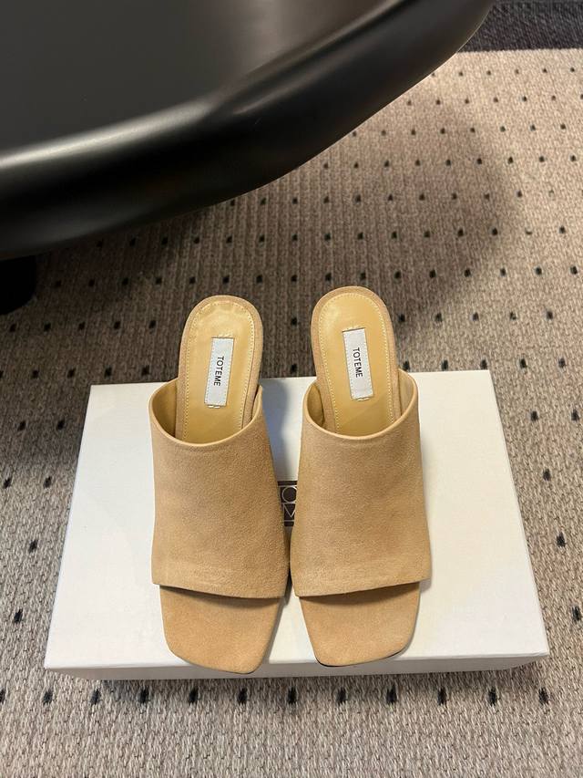 Toteme 25Ss New one-piece flat slippers Soft and beautiful to a new level Indivi