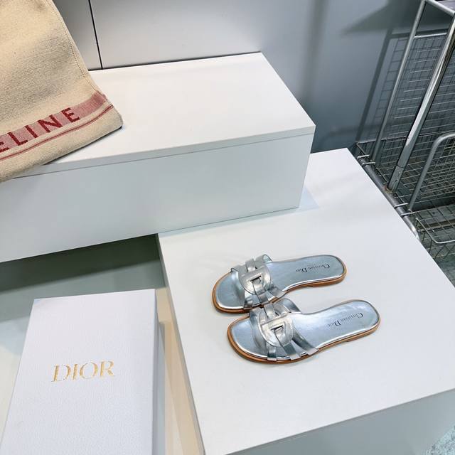 High quality factory delivery! Top quality Dior 25 spring and summer new hollow
