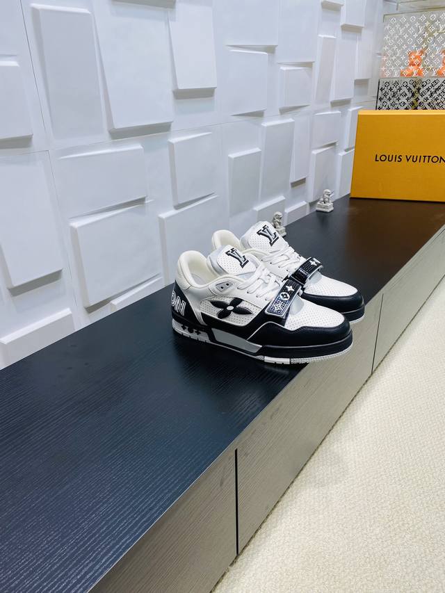 Top version: Lv Louis Vuitton L's Trainer series Velcro four-leaf clover casual