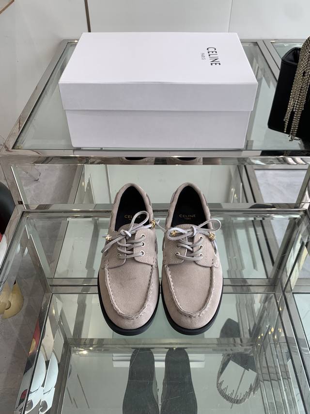 Celine 25Ss The latest Bateau Arc de Triomphe buckle loafers are a classic reapp