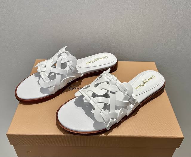 Gianvito Rossi25 new style, Gr woven high-heeled flat sandals Heel height: flat