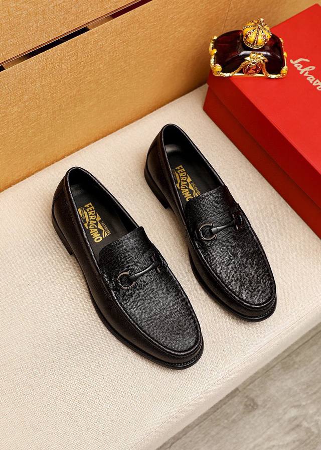 Product trademark: Ferragamo Salvatore Ferragamo casual leather shoes Regular s