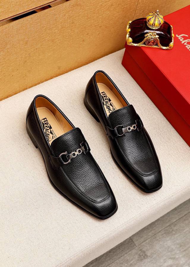 Product trademark: Ferragamo Salvatore Ferragamo casual leather shoes Regular s