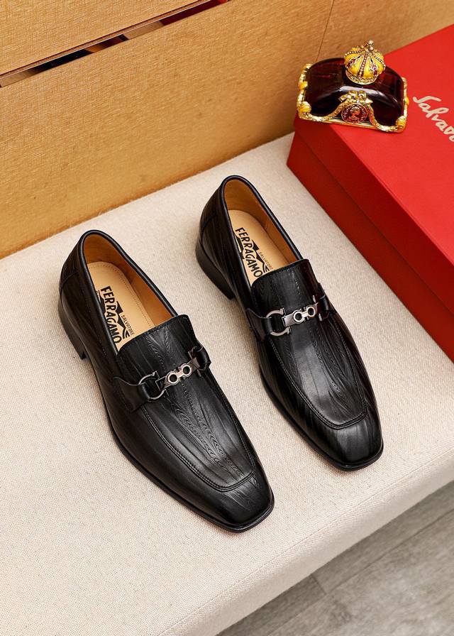 Product trademark: Ferragamo Salvatore Ferragamo casual leather shoes Regular s