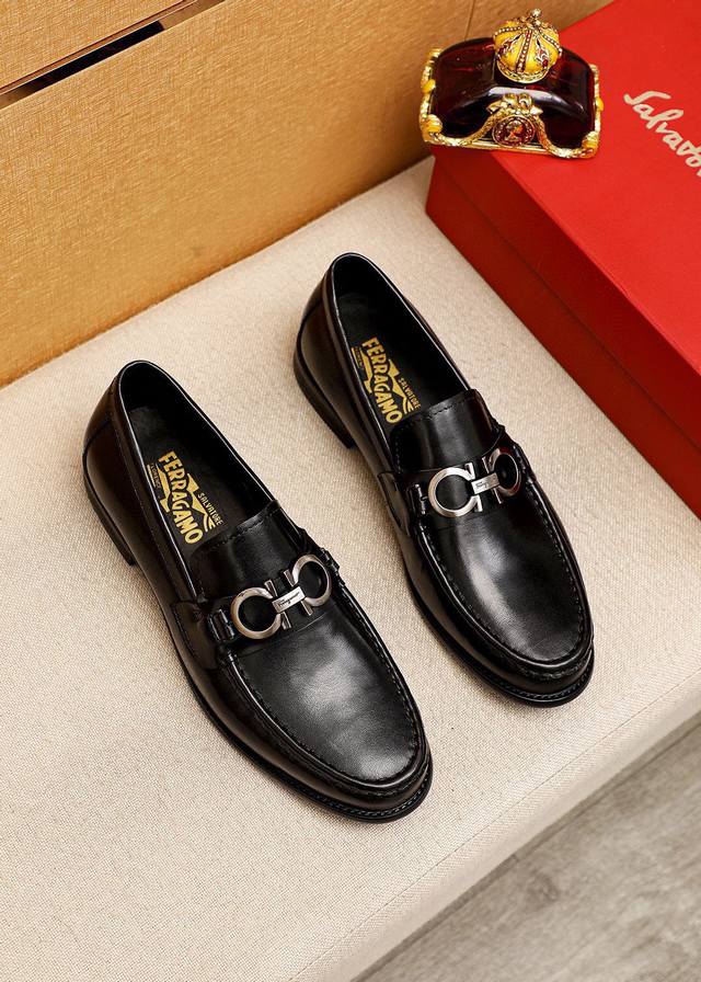 Product trademark: Ferragamo Salvatore Ferragamo casual leather shoes Regular s