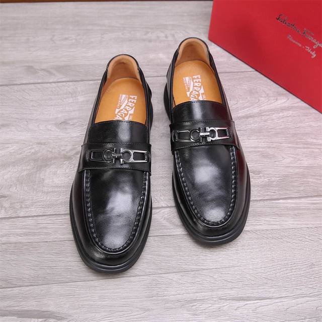 Product trademark: Ferragamo Salvatore Ferragamo casual leather shoes Regular s