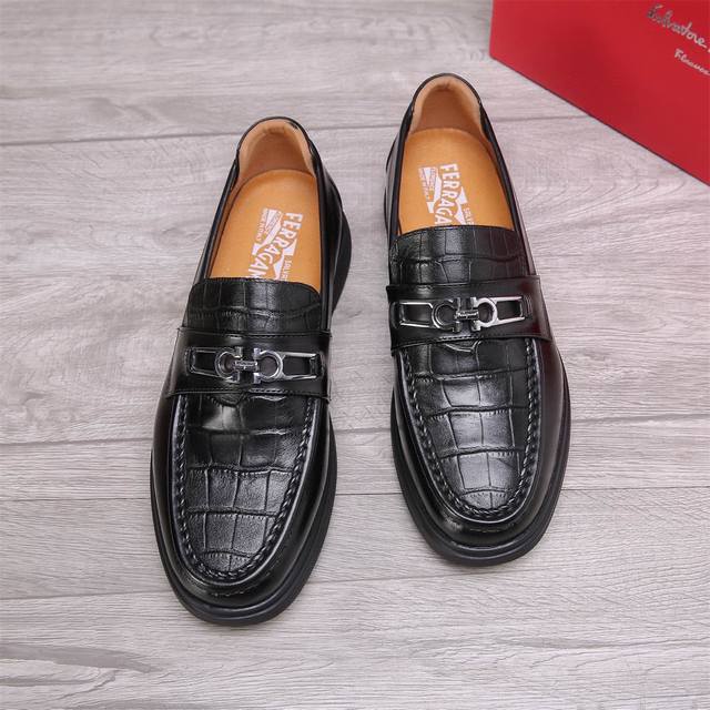 Product trademark: Ferragamo Salvatore Ferragamo casual leather shoes Regular s