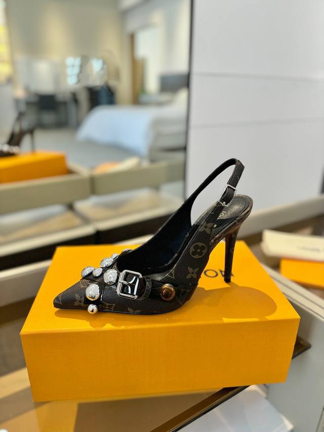 Price P: 2025 latest L home early spring style counter latest catwalk official