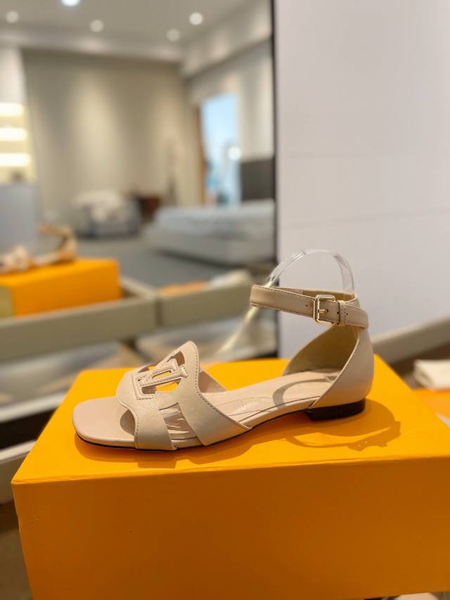 Price P: Latest L home counter latest catwalk sandals, official website series