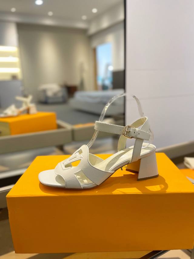 Price P: Latest L home counter latest catwalk sandals, official website series