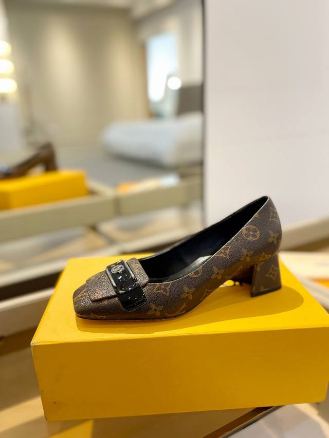 Price P: The latest L home early spring style counter latest catwalk official w