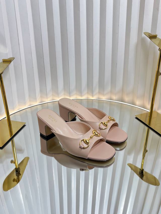 Gucci Gucci 2025 women's interlocking double G women's horsebit sandals are popu