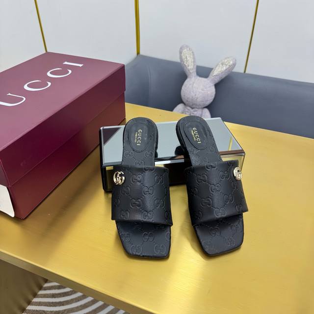 Factory P price 2025 Early Spring Gucci embossed double G slippers 2 materials f