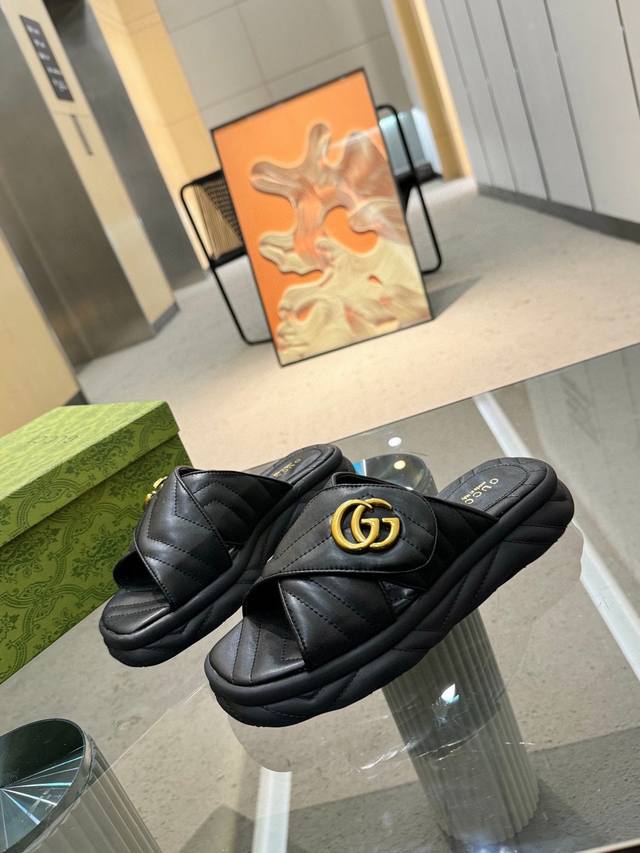 Factory P price Guccss latest pleated bread slippers, a girly item, exquisite a