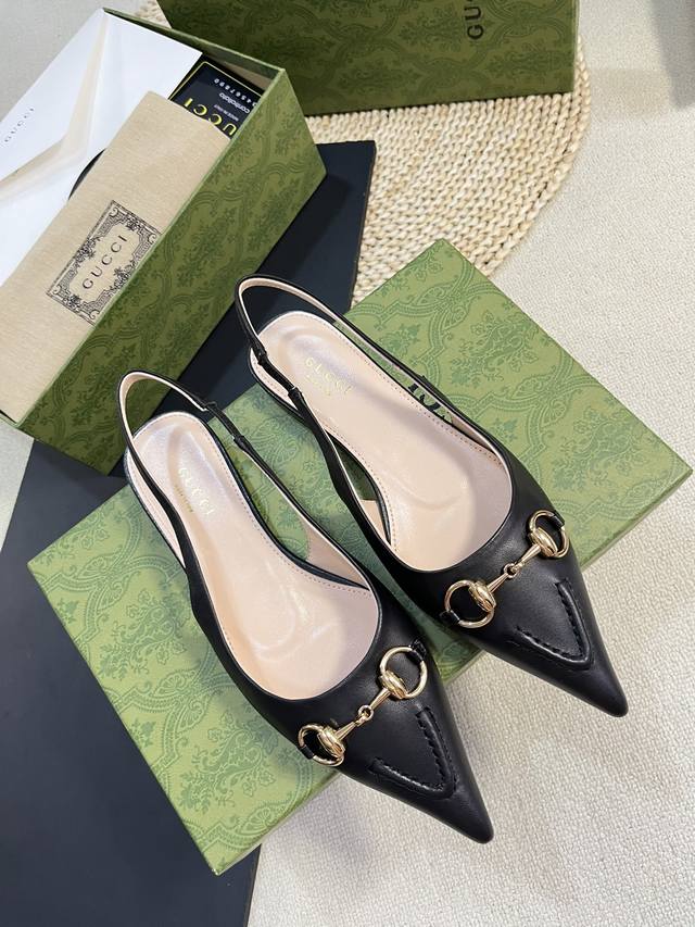 Gucci 24Ss new spring and summer G-style pointed horsebit V-shaped series, a cla