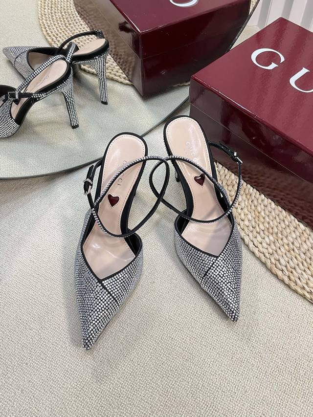 Gucci 24Ss new spring and summer G-style pointed toe full diamond cross V-shaped