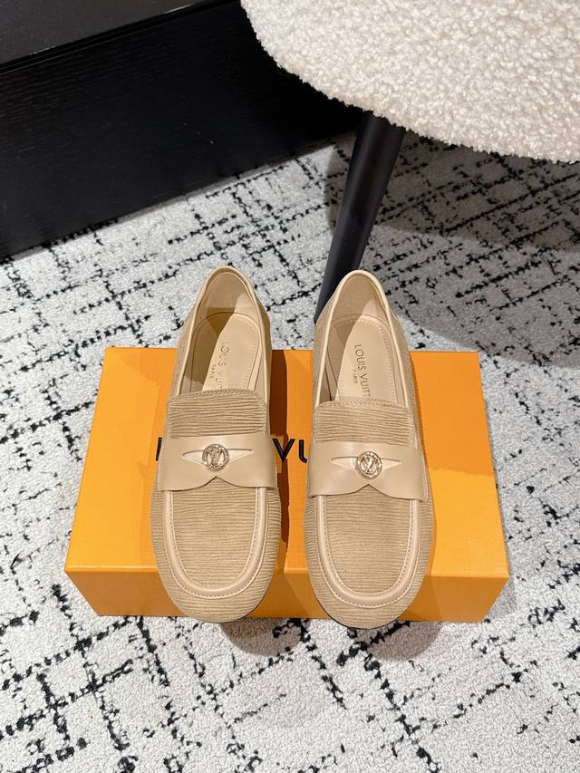 Top version Louis Vuitton 25 Spring/Summer Mary Jane shoes Patent leather T-stra