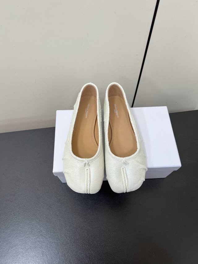 High quality! Maison Margiela Mm6 25Ss new Tabi split toe ballet shoes Laser cu