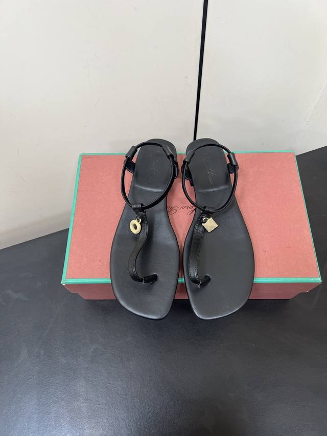 Loro Piana classic hit product Lp top version British flip-flop sandals It turns