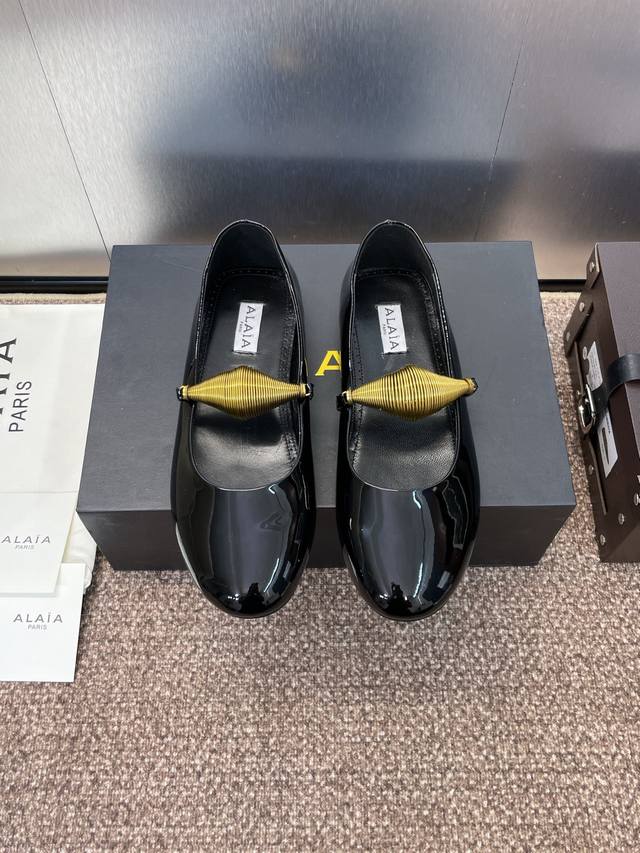 Factory P price P: Ordinary box original packaging Alaia 2025 spring and summer