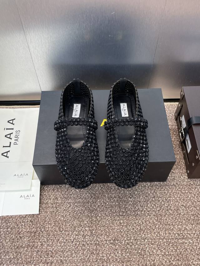 Factory P price P: Ordinary box original packaging Alaia 2025 spring and summer