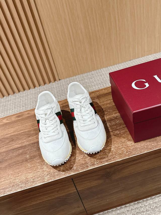 Gucci's latest runway men's sneakers Re-Motion series thick-soled casual sneaker