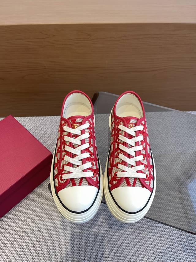 Valentino Valentino 25Ss spring new monogram canvas thick-soled height-increasin