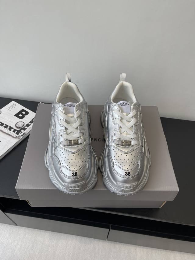 Balenciaga Balenciaga 25Ss The latest hot-selling model in early spring. The sam