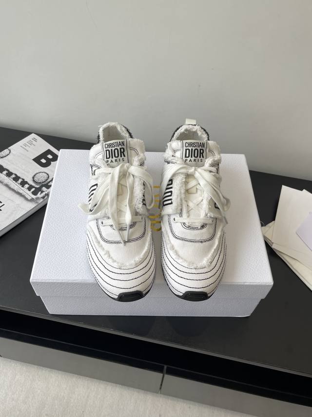 Dior Spring and Summer Show New Product Sketch Sneakers Forrest Gump Shoes 25Ss