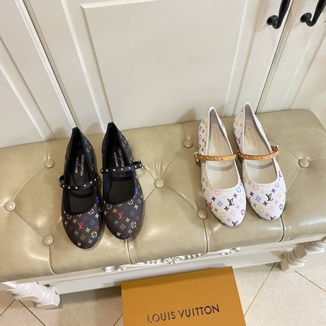 factory price P, new Louis Vuitton Lv model, top quality, classic old flower sur