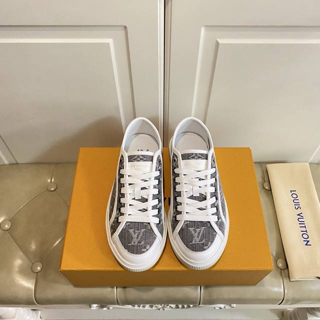 factory price P, Louis Vuitton new style, new color, classic jacquard denim, she