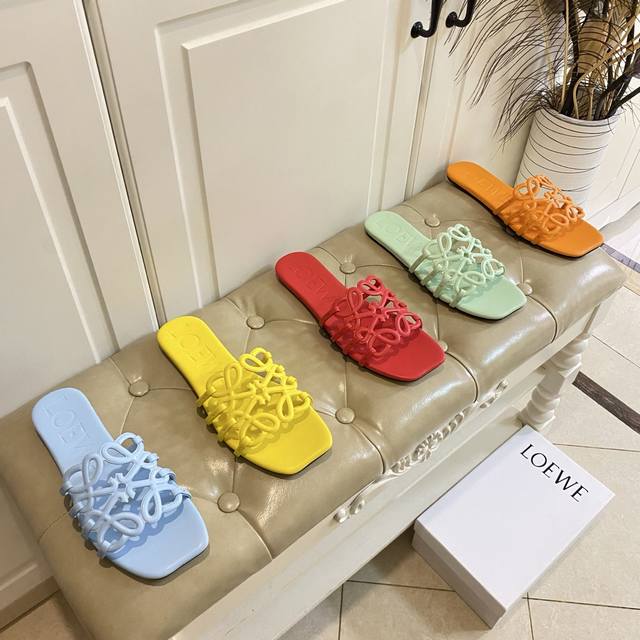 Factory price Pp rubber sole, leather outsole, Loewe new hollow carved slippers