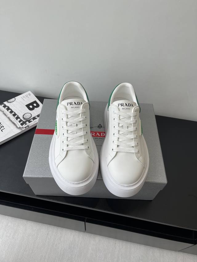 Prada 25Ss new casual thick-soled white shoes for couples P's fashionable white