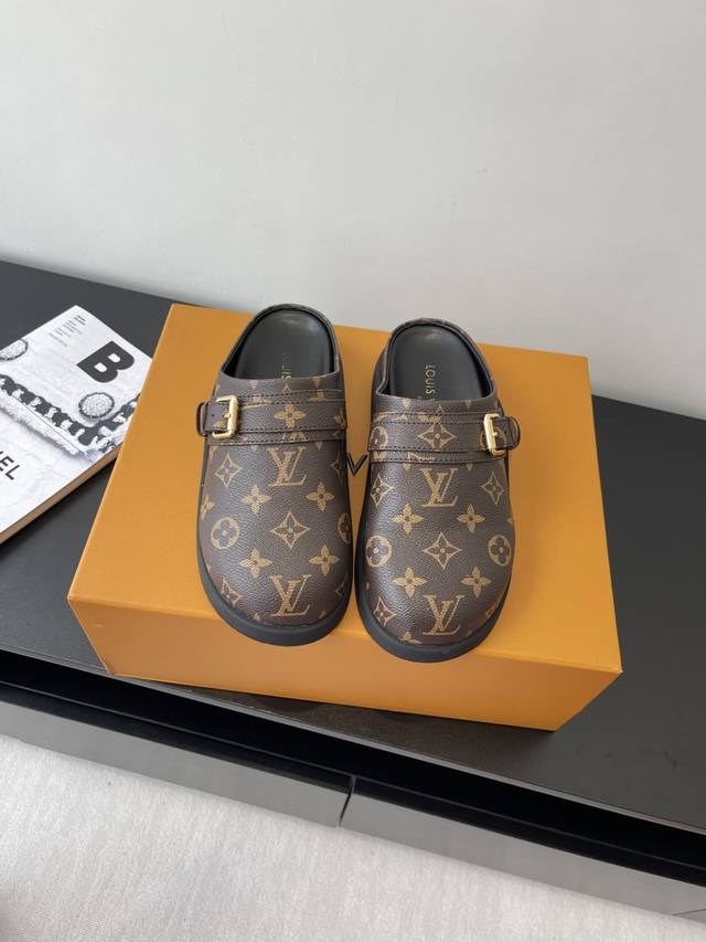 Louis Vuitton 25Ss New Birkenstock slippers are so cute and feel great on the fe
