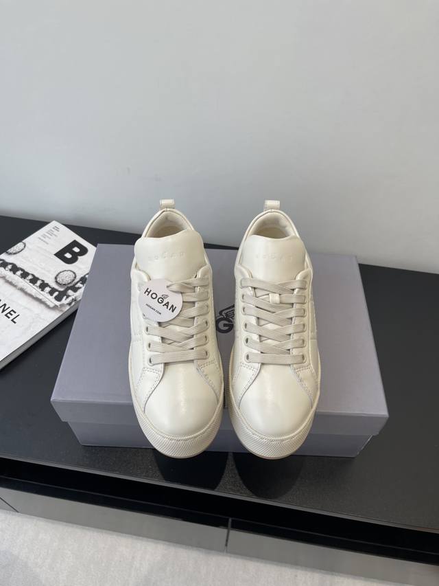 Hogan H681 series white casual fashion sneakers are so beautiful, so good to wea