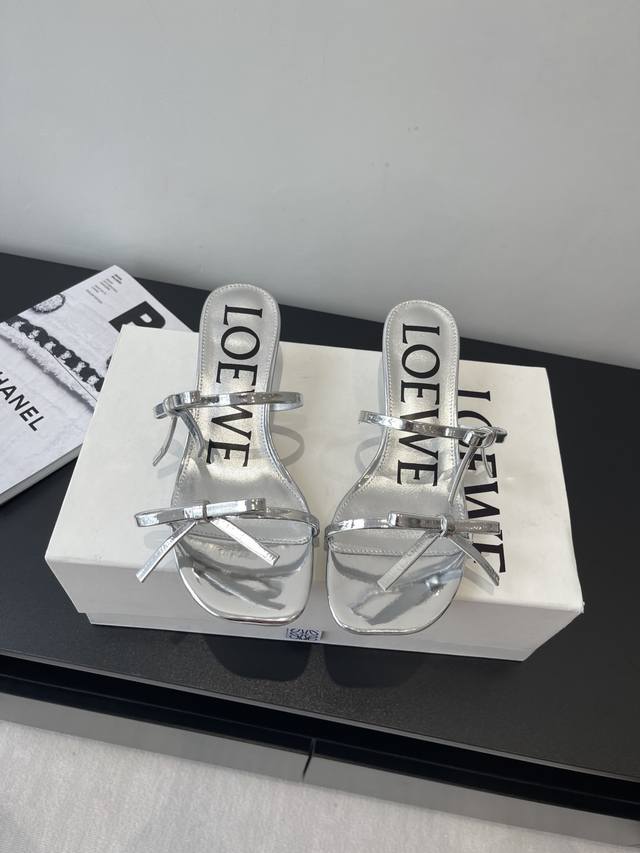 Loewe 25Ss Spring and Summer New Fashion Sandals This year's hottest brand, many