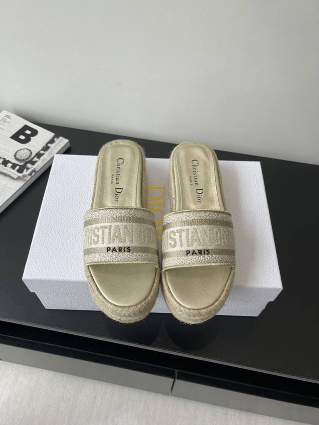 Dior 25Ss Spring and Summer new Ivieta Dway fisherman flip flops Cd letter logo