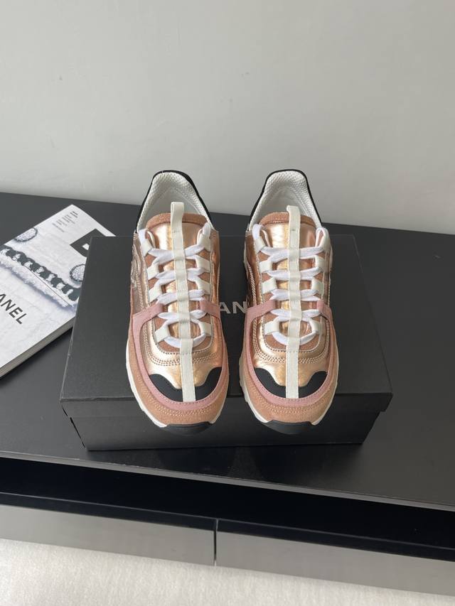 Chanel Chanel 25Ss spring and summer new top casual sports shoes This classic de
