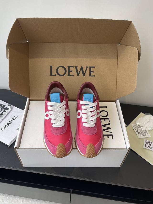 New version Loewe's latest early spring height-enhancing shoes, color-blocked G