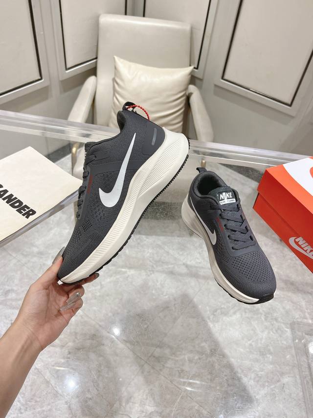 Corporate Nike J sports casual running shoes use new shock-absorbing materials,