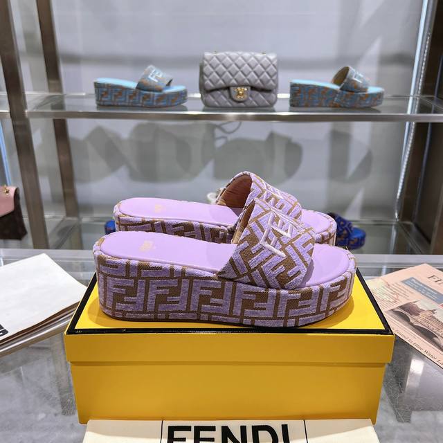 Fendi's latest hit wide-bottomed slippers, striped canvas material + Ff jacquard