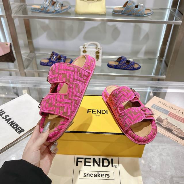 Fendi's latest hit double-strap flat slippers, with Ff decorative buckles, decor