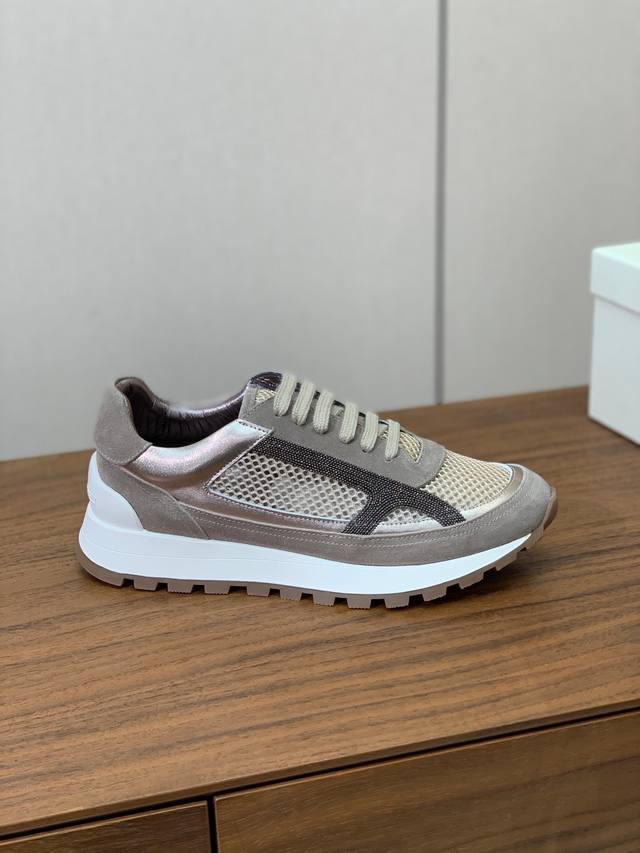 Brunell* Cucinell* Casual sports shoes. The upper is made of imported cowhide an