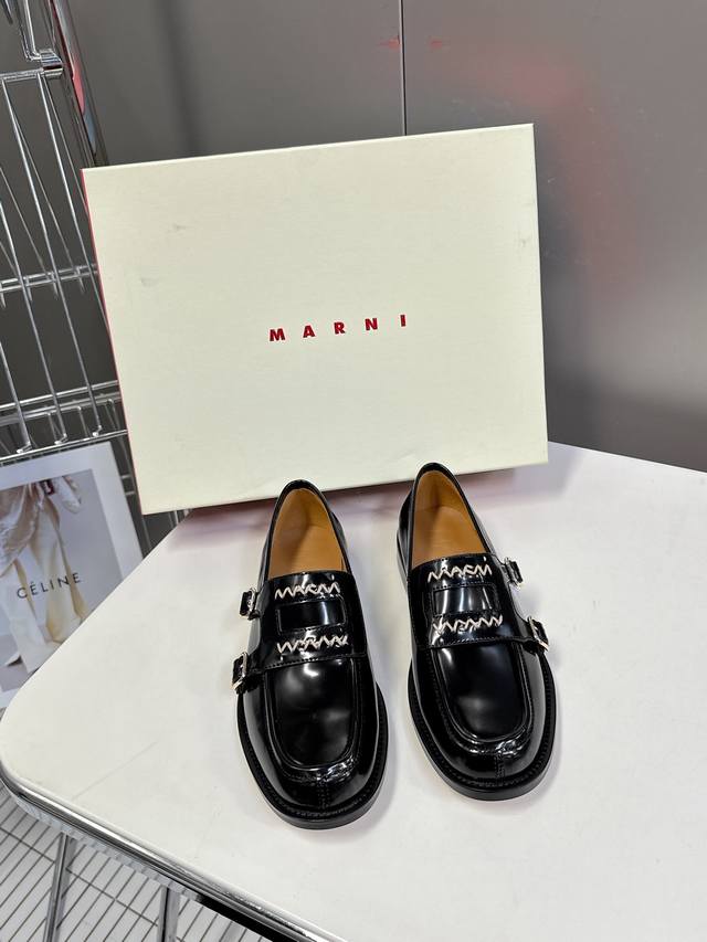 Marni Spring and Summer New Loafers Classic leather shoes are the ceiling of the