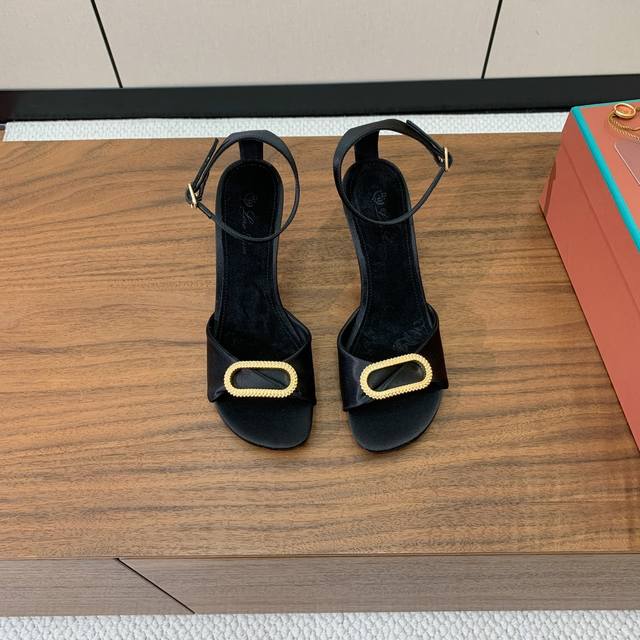 Loro Piana new sandals. Minimalist style. A very durable style! Silk upper, shee
