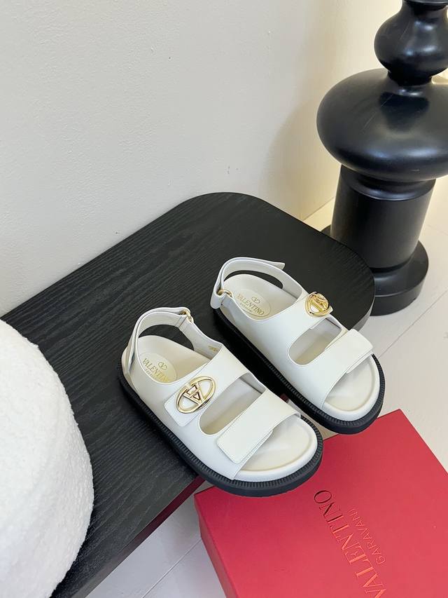 Valentino 25 large V-buckle Velcro beach sandals Velcro casual sandals, summer b